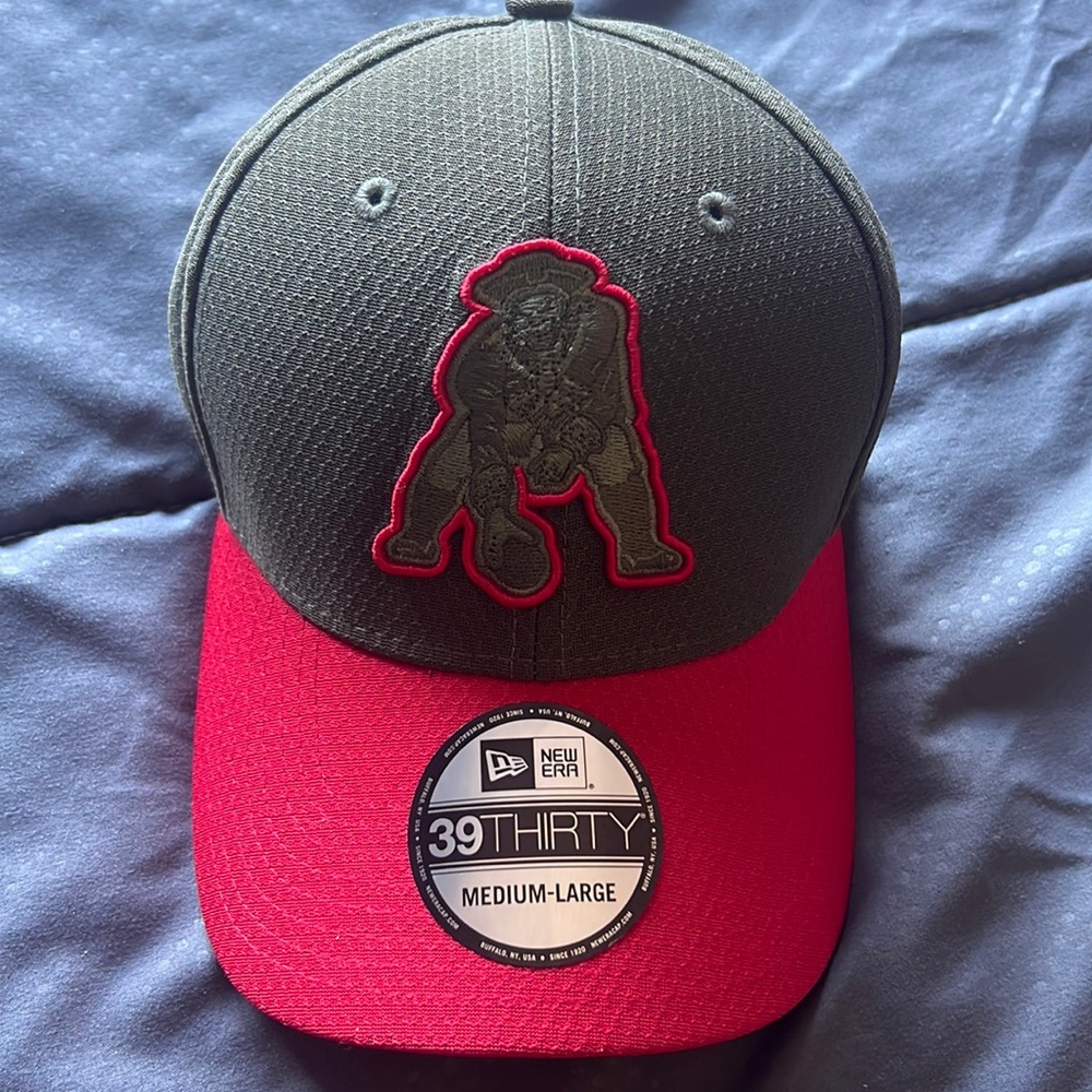 Brand new salute to service patriots hat